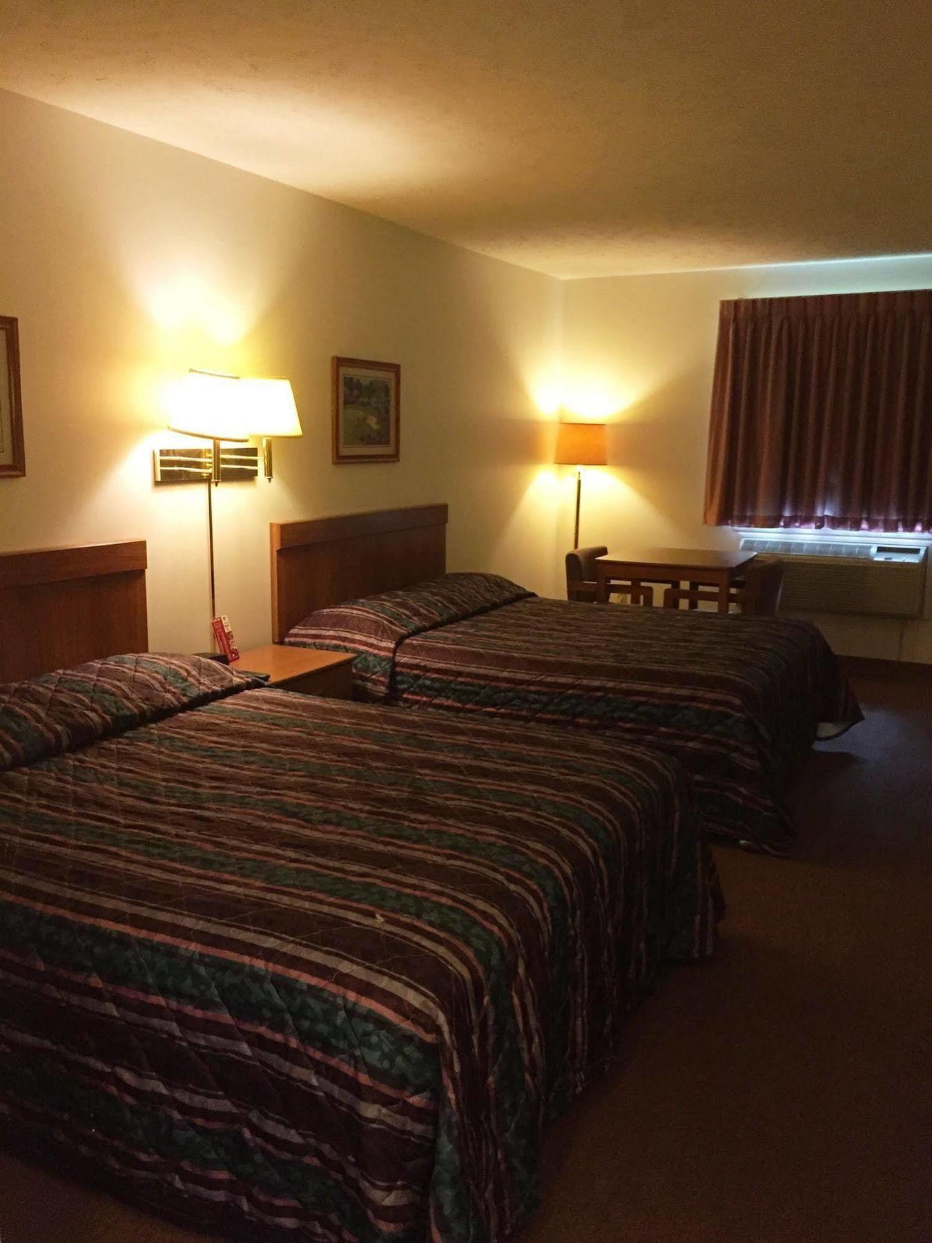 Coronado Motel & Rv Park Lindsborg Buitenkant foto
