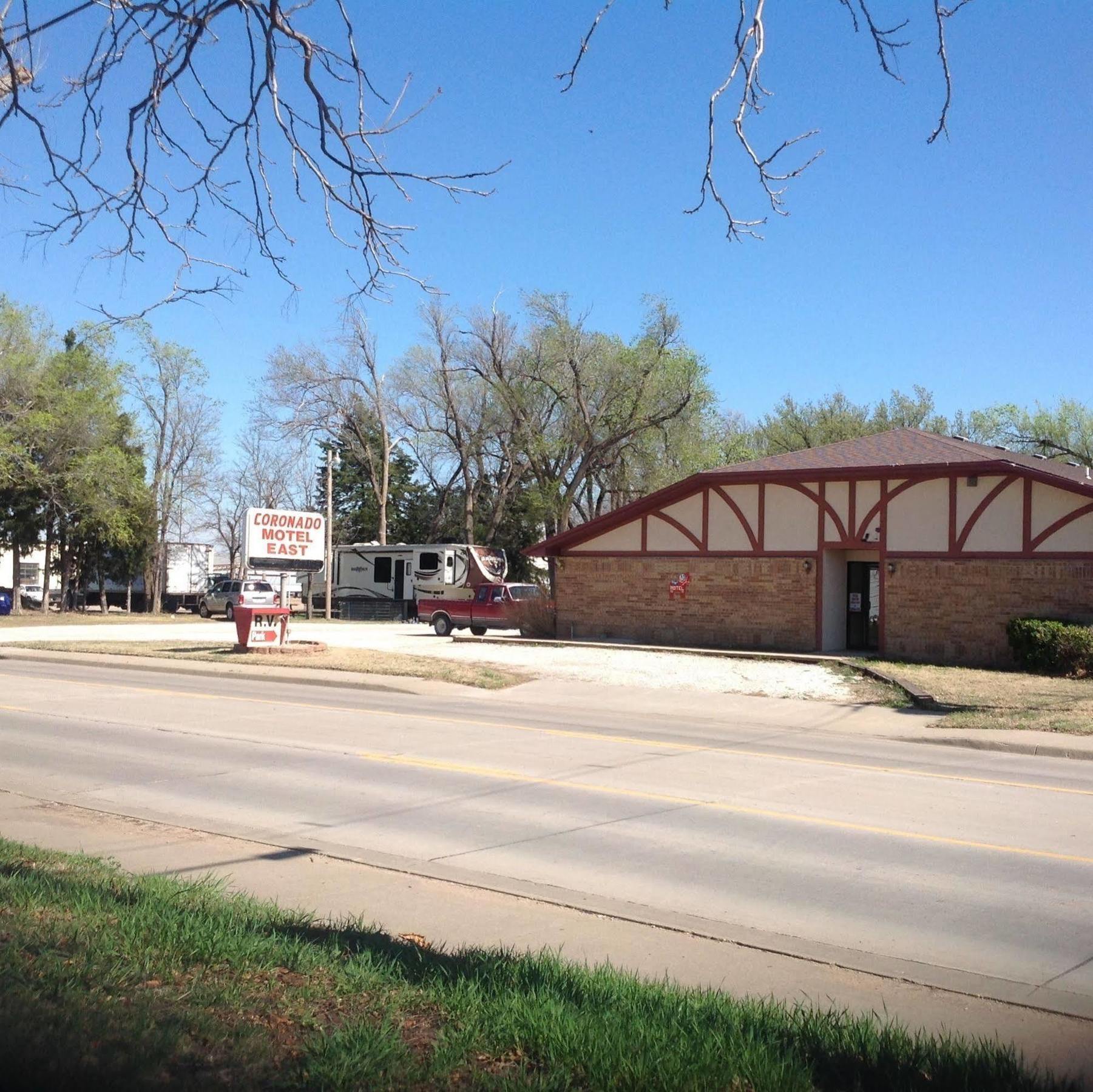 Coronado Motel & Rv Park Lindsborg Buitenkant foto